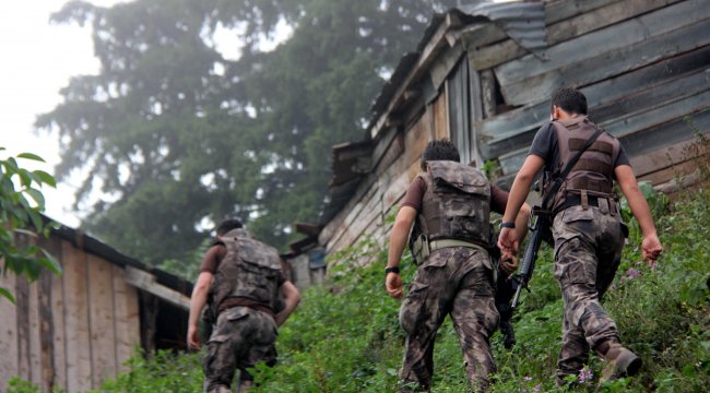 Hakkari'de PKK'nın silah ve mühimmatı ele geçirildi