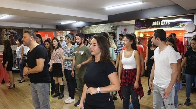 BAŞKAN ALTINOK ÖZ AGON DANS’IN 2018-2019 SEZON AÇILIŞINA KATILDI