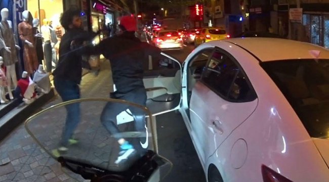 Kasımpaşa'da yuh dedirten olay! Seyir halindeki araçta kavga ettiler