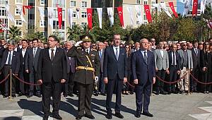 KUTLAMALAR ÇELENK SUNUMUYLA BAŞLADI