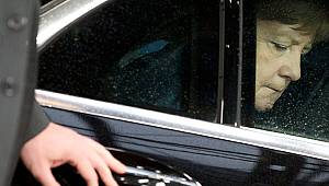 Merkel'den şok açıklama! Bırakıyor...