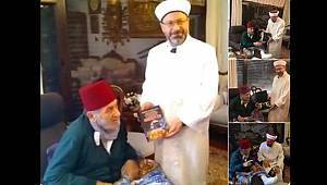 Ali Erbaş’ın fesli Kadir’i ziyaretiyle ilgili hükümet sessiz!