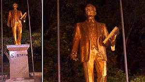 Atatürk heykeline sprey boyalı saldırı!