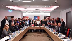 CHP’den yurt dışına çıkarma!