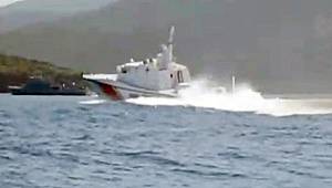 Türk botu Yunan askeri gemisini böyle kovaladı