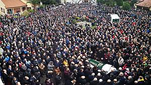 Yüzlerce kişi uğurladı!