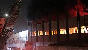 Maltepe'de fabrika yandı!