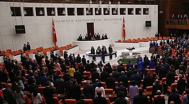 Meclis'te vekillere 'Vatandaş bizi izliyor, çok kötü laflar ediyor' uyarısı!