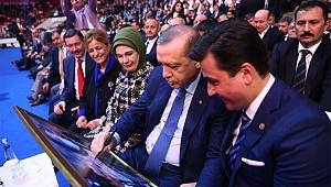 Melih Gökçek’e darbe üstüne darbe!