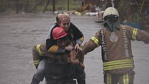 Son dakika: İstanbul’da dereler taştı vatandaşlar zor kurtarıldı!