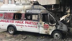 İstanbul'da CHP'nin seçim aracına saldırı!