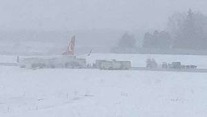 THY uçağı Lviv’de pistten çıktı 