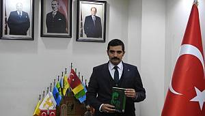 Ülkü Ocakları, Yılmaz Özdil'e Tepki Amacıyla 1881 Nutuk Dağıtma Kararı Aldı!