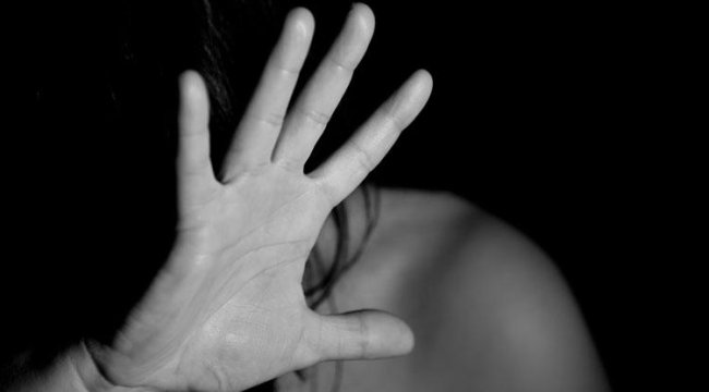 Ünlü müzikalde yönetmene oyuncudan 'cinsel saldırı' suçlaması