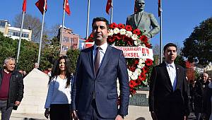 CHP Kartal Belediye Başkan Adayı Gökhan Yüksel'den Atatürk Anıtına Çelenk