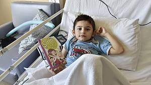 Çocuk hastalara kitap servisi