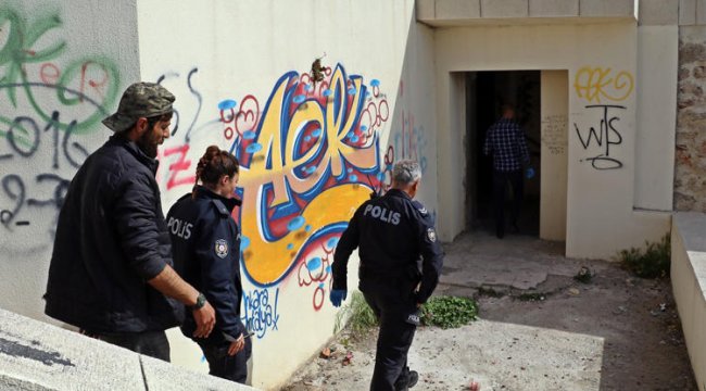 Antalya’da şüpheli ölüm! Cebinden yanmış gazete sayfaları çıktı