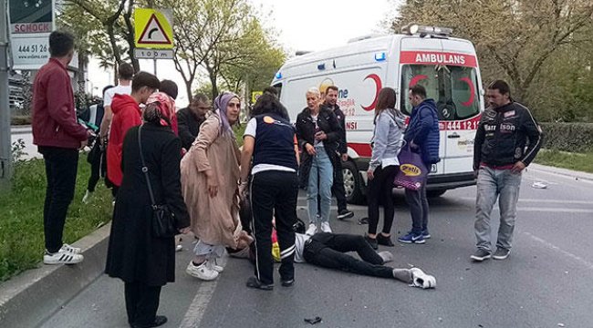 Bakırköy’de motosiklet yayaya çarptı