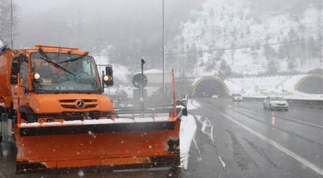 Bolu Dağı'nda kar yağışı sürüyor