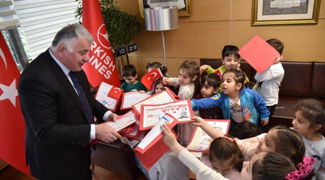 Küçük havacılardan THY'ye ziyaret