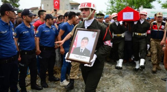 Azez şehidi Uzman Onbaşı Halil Kurt gözyaşlarıyla son yolculuğuna uğurlandı