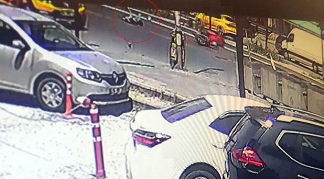 Motosikletiyle kadına çarptı, yaralı halde bırakıp kaçtı