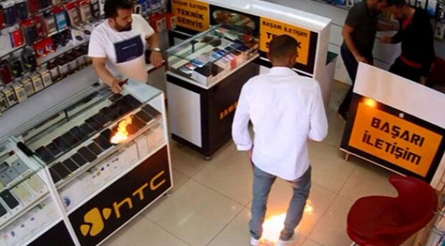 Tamir için bırakılan cep telefonunun bataryası patlayıp alev aldı