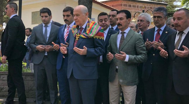 Bahçeli, Ertuğrul Gazi Türbesi'ni ziyaret etti