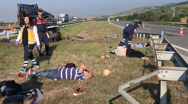 Cenaze dönüşü feci kaza... Ölü ve yaralılar var
