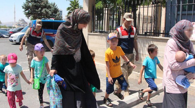 DEAŞ'lı Rus kadınlar, 9 çocukla sınırda yakalandı