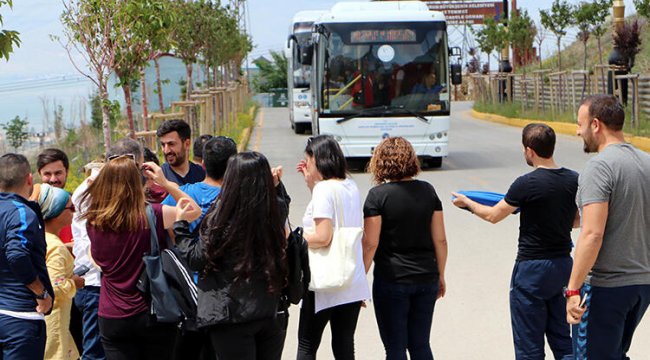 'Gizemli yol'a gelip, deneme yapıyorlar