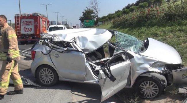 Hadımköy'de kamyon ve otobüse çarpan otomobilin sürücüsü ağır yaralandı
