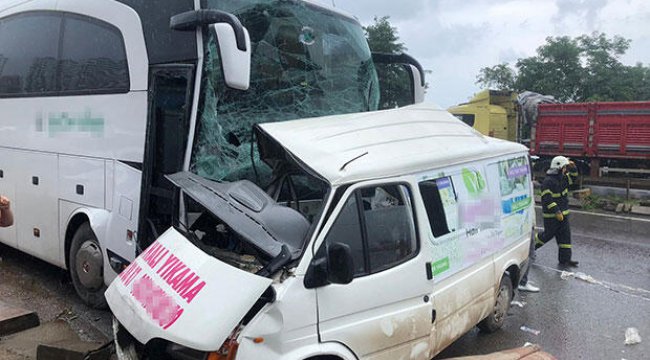 Son dakika... Ordu'da yolcu otobüsü ile minibüs çarpıştı: Ölü ve yaralılar var