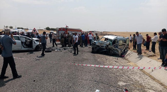 Kara yolunda feci kaza: 2 ölü, 8 yaralı