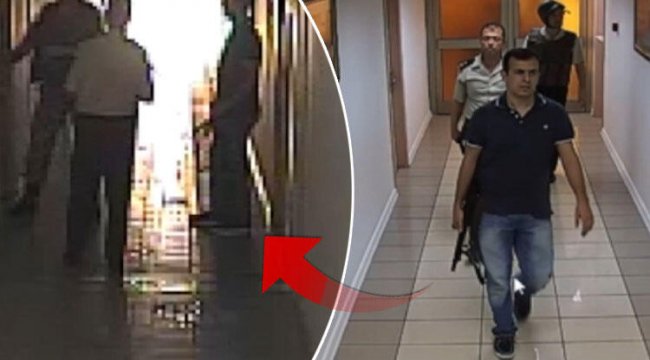 Şok görüntüler ortaya çıktı! Kırılmayan odanın kapısına defalarca ateş ediyor…
