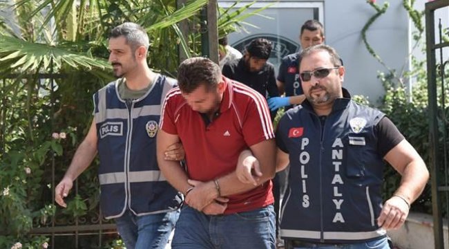Antalya'da 86 yaşındaki kadını 820 bin lira dolandırdılar!