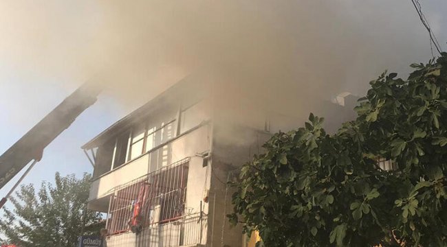 Çatı kadında tenekede tavuk pişirirken yangın çıktı