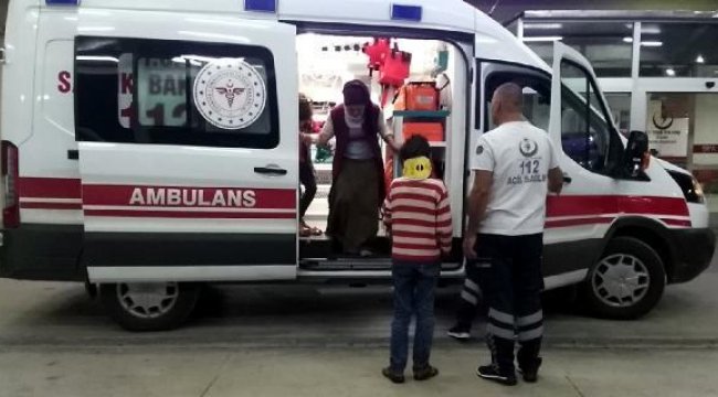 Tarım işçilerini taşıyan minibüs devrildi: 8'i çocuk 10 yaralı