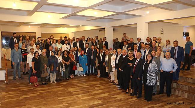 Başkan Gökhan Yüksel, İYİ Parti Kartal İlçe Başkanlığı'nın düzenlediği yemeğe katıldı