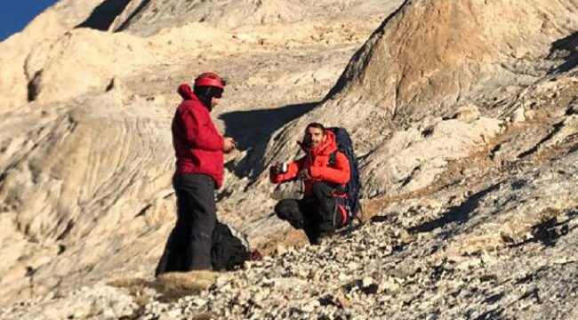 Demirkazık’ta yollarını kaybeden dağcılar kurtarıldı