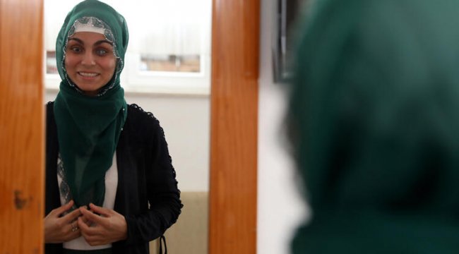 Kendisini ilk kez 21 yaşında aynada gördü