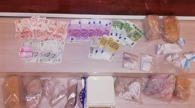 Van'da uyuşturucu baskını! 2 kilo 883 gram eroin ele geçirildi