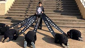 Bakın Atatürk posteri önünde ne yaptılar?