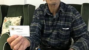 Cami'ye gelen Bakan'a yerini vermedi!