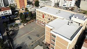 Sınava girmek istemeyince kendini 2.kattan aşağıya attı