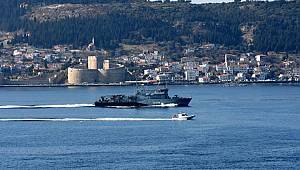 Alman savaş gemisi Çanakkale Boğazı’ndan geçti