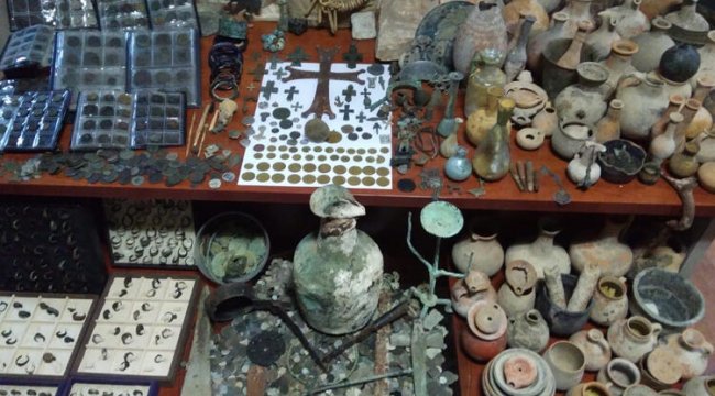 Aparta baskın yapan polisler gözlerine inanamadı