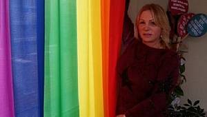 Avcılar Belediyesi trans kadın Niler Albayrak’ı şoför olarak işe aldı