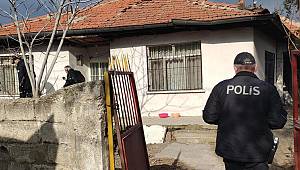 Bir anda ortalık karıştı, sevgilisini bıçakladı