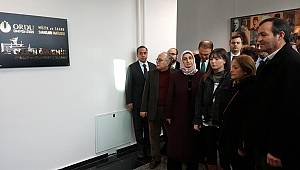 Ceren Özdemir'in adı, fakültesinin konferans salonuna verildi